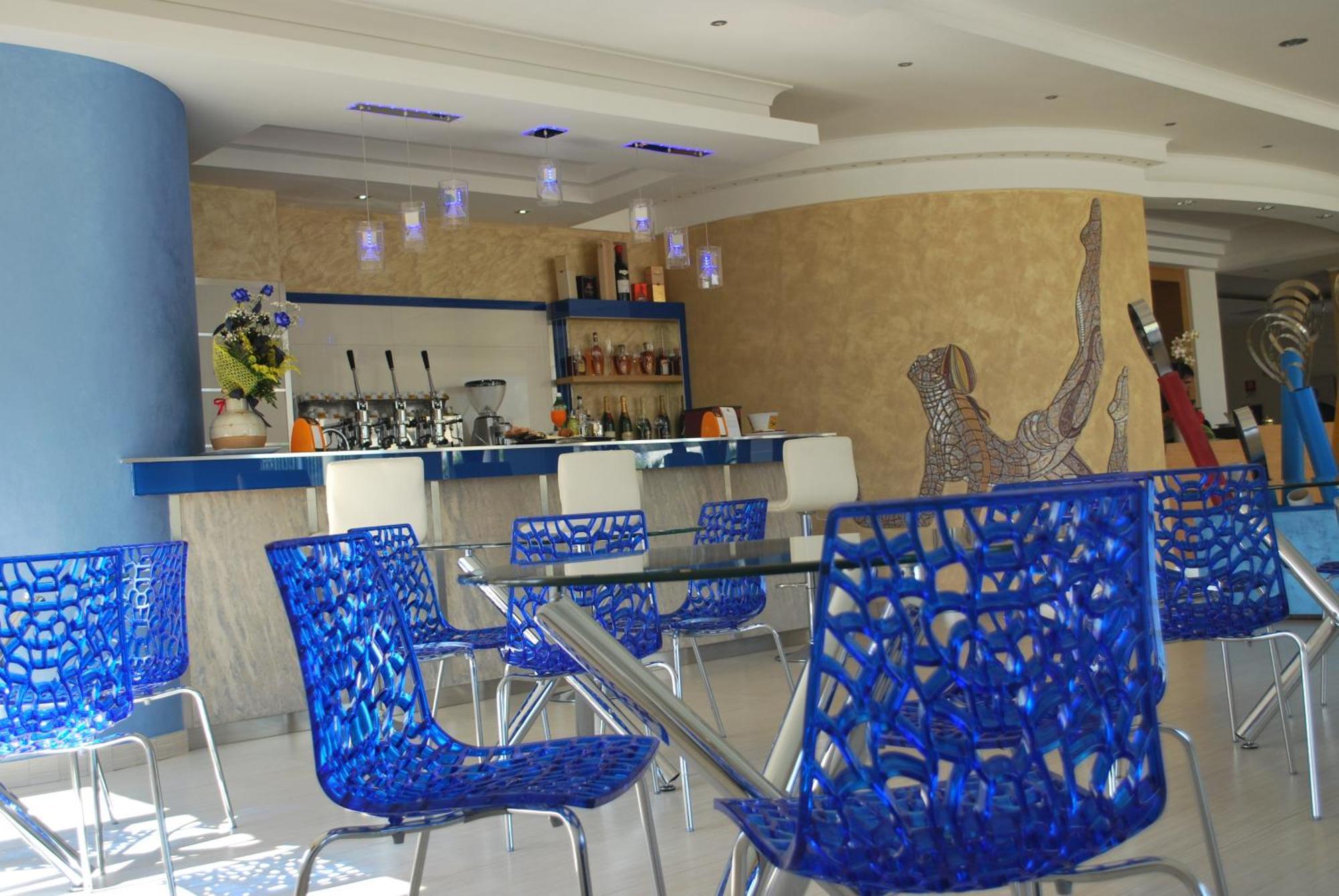 The Queen Hotel 4*